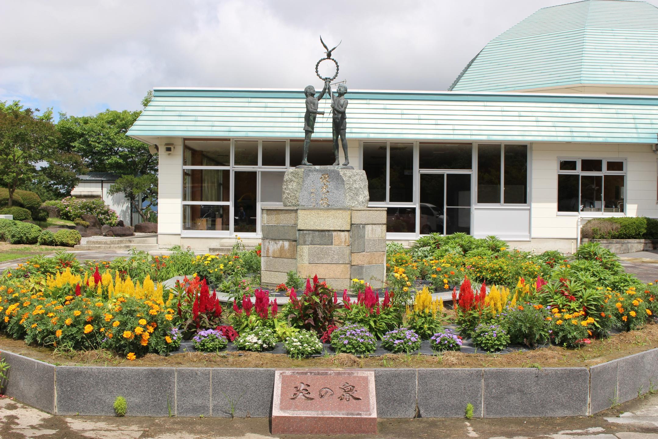 ふじの実学園の花壇